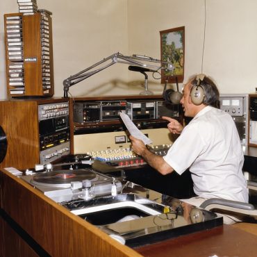 Crash-In-Your-Dash-01-c