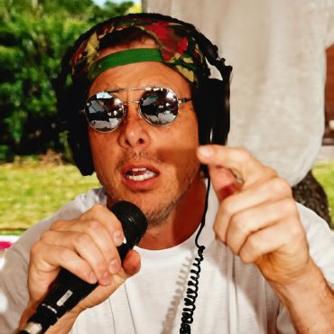 grego5-ux4-as-cc-remove logos